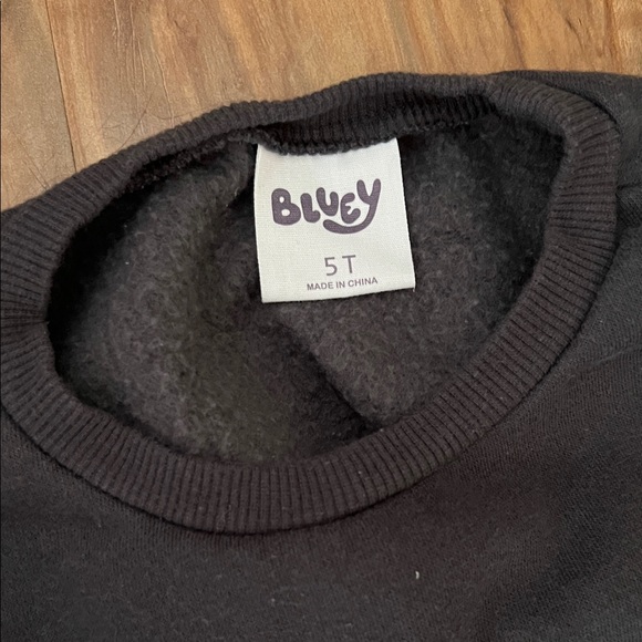 Bluey Glow In the Dark Sweatshirt - Picture 3 of 3